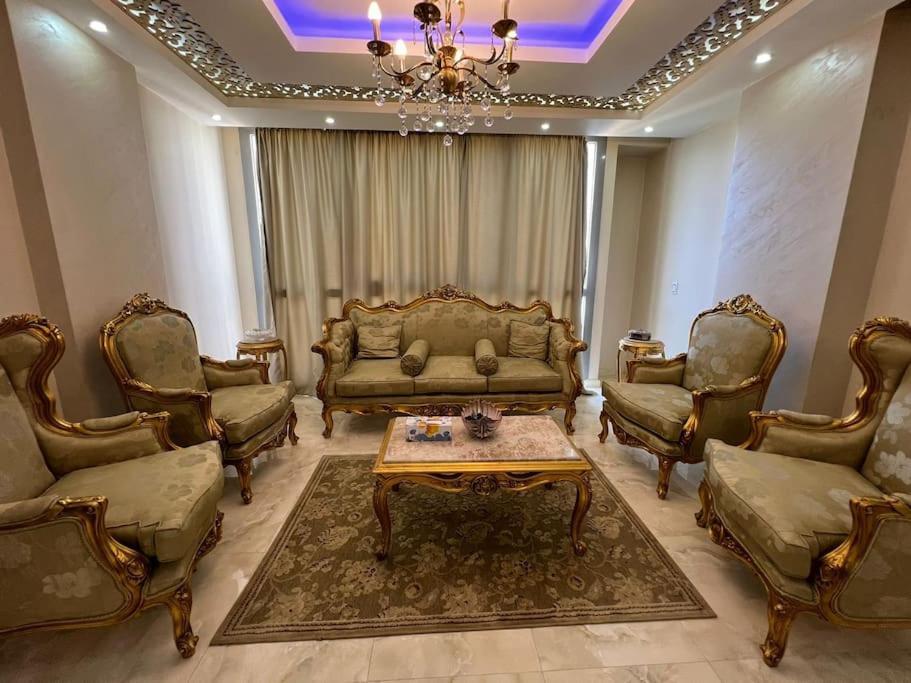 Spacious With Antique Furnishings & Views