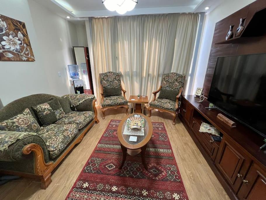 Spacious With Antique Furnishings & Views * Cairo