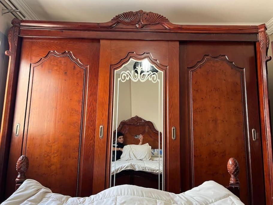 Spacious With Antique Furnishings & Views Apartment *