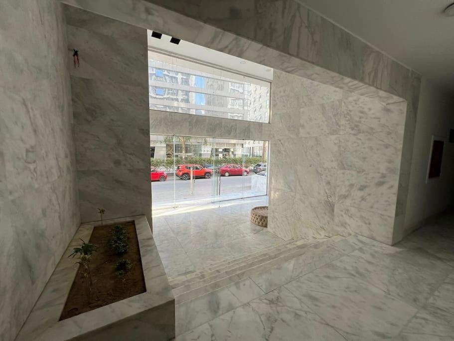 Apartment Spacious With Antique Furnishings & Views