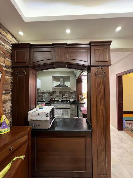 Spacious With Antique Furnishings & Views Apartment *