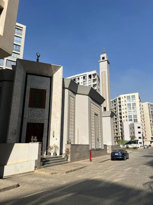 Apartment Spacious With Antique Furnishings & Views Cairo